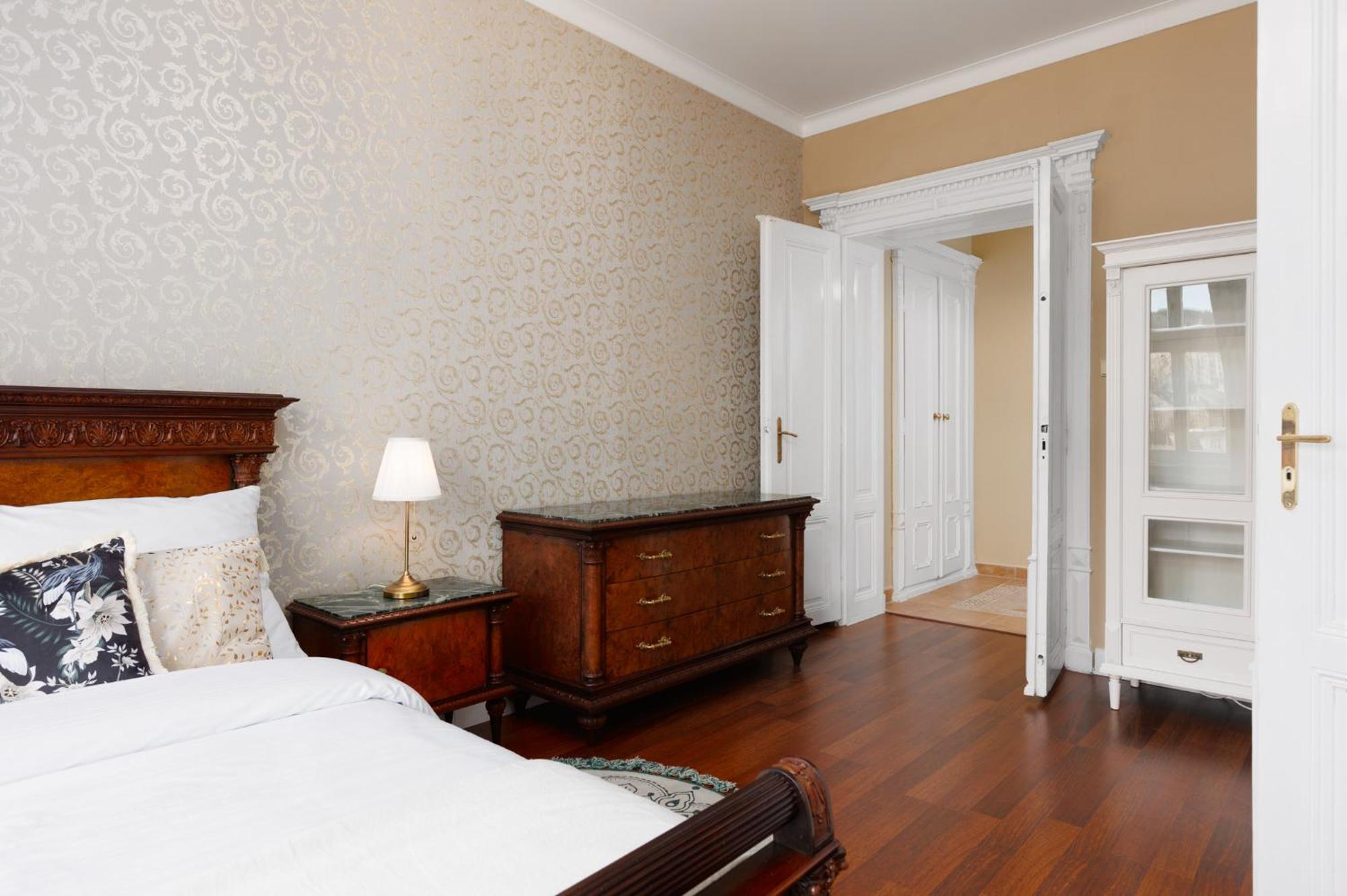 Rezidence Makart Apartment Karlovy Vary Luaran gambar